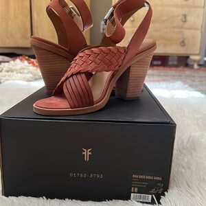 Frye Sara Criss Cross leather sandal in Rosewood size 8 NIB